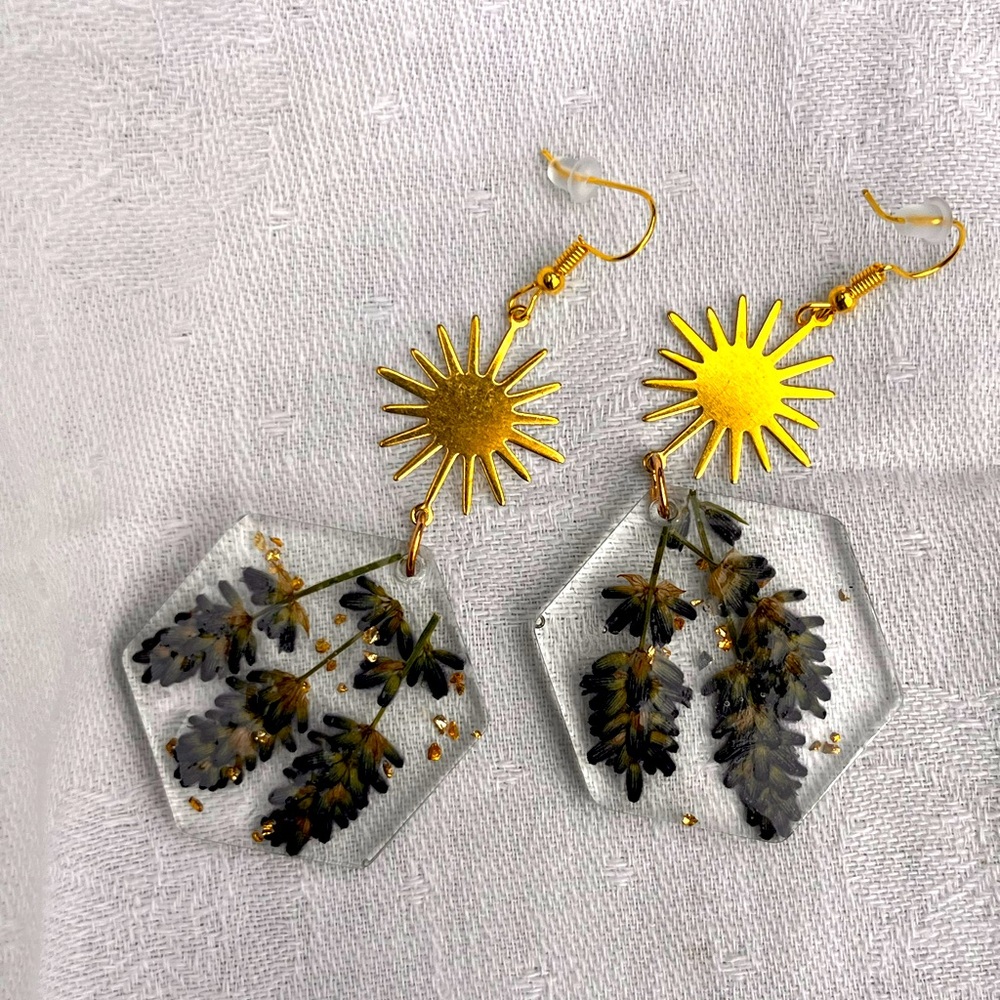Pressed flowers in resin earrings
